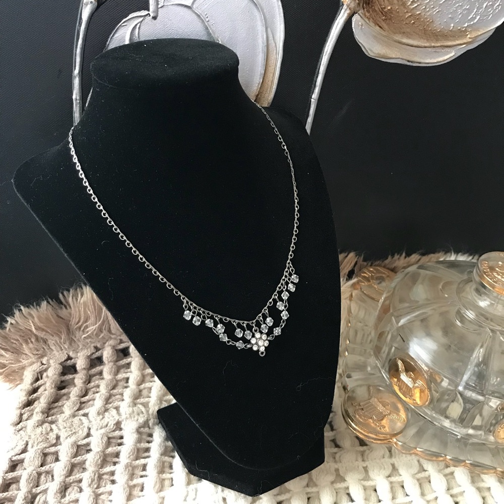 SILVER TONE NECKLACE